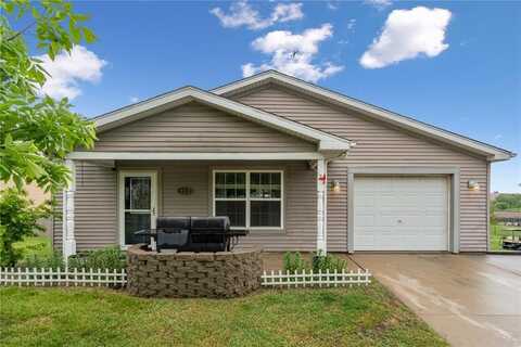 912 North St, Williamsburg, IA 52361