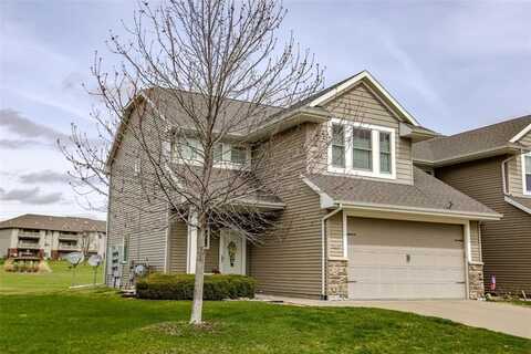 412 Cimarron Drive NE, Hiawatha, IA 52233