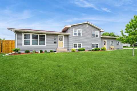 1110 Rainbow Boulevard, Hiawatha, IA 52233