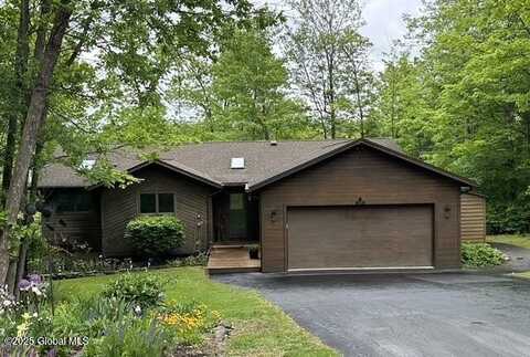 29 Ambassador Court, Athens, NY 12015