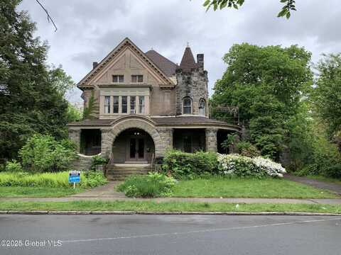 1077 University Place, Schenectady, NY 12308
