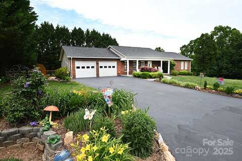 4646 River Run Circle, Hickory, NC 28602