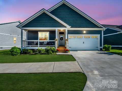 231 Leyland Circle, Hendersonville, NC 28792