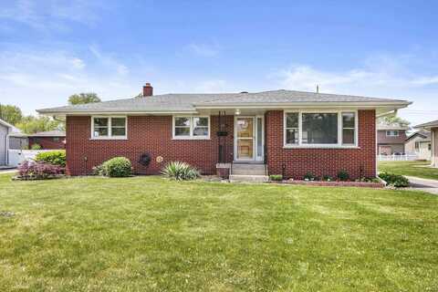8452 Forest Avenue, Munster, IN 46321
