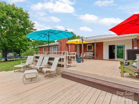 391 Ellen Avenue, Canton, NC 28716