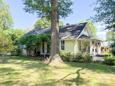 436 8th Avenue Drive NW, Hickory, NC 28601