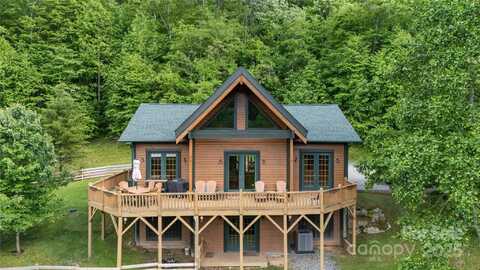 148 Pearl Way, Burnsville, NC 28714