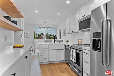 1233 N Flores St, West Hollywood, CA 90069