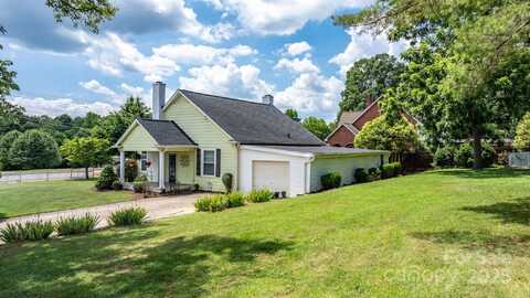 98 S Main Street, Granite Falls, NC 28630
