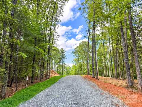 20 Nature Walk Lane, Hendersonville, NC 28739