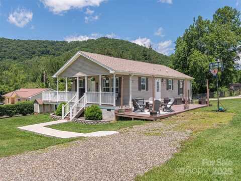 16 Sams Branch Road, Candler, NC 28715