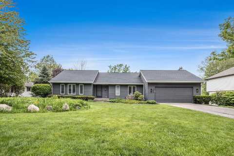 3521 S Applecrest Court SE, Ada, MI 49301