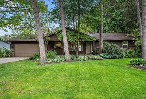 916 N Kingwood Court, Holland, MI 49424