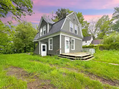 93 Goguac Street E, Battle Creek, MI 49015