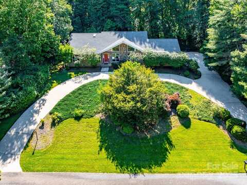 18 Westbridge Drive, Hendersonville, NC 28739