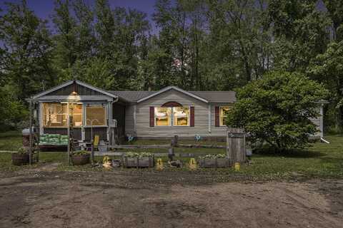 73590 County Road 665, Lawton, MI 49065