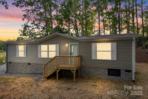 99 Sandy Hill Lane, Hendersonville, NC 28792