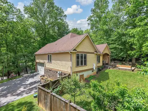 4 Alsatian Lane, Asheville, NC 28805