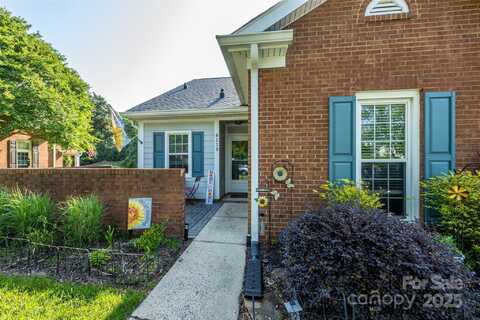 9239 N Vicksburg Park Court, Charlotte, NC 28210