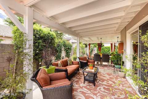 2097 N Swindon Avenue, Simi Valley, CA 93063