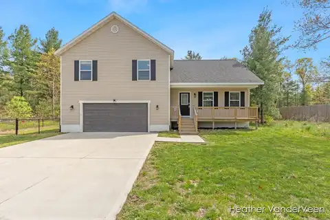 469 Ramona Street, Twin Lake, MI 49457