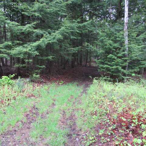 L5 Seven Hills Road, Northampton, NY 12134
