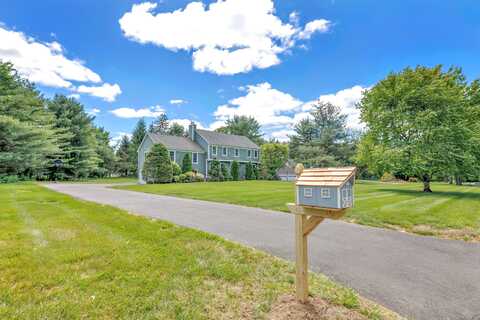 22 Woods Row, Monroe, CT 06468