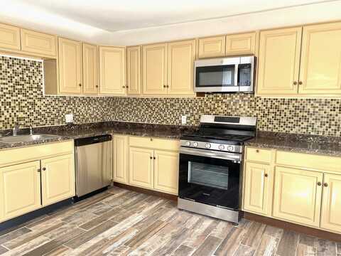 32 Henry Street, New Haven, CT 06511