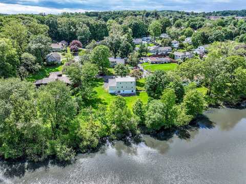 17 Alan Avenue, Danbury, CT 06811