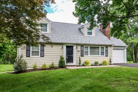 17 Alan Avenue, Danbury, CT 06811