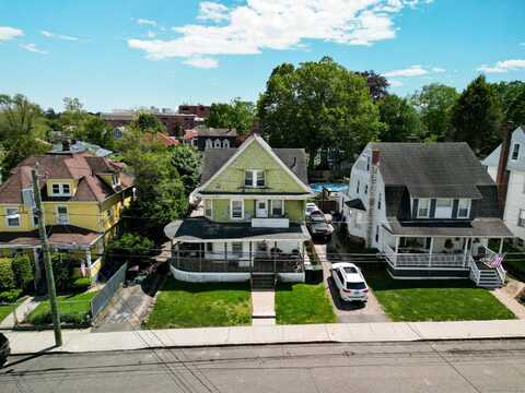 26 Perry Street, New London, CT 06320