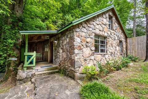 607 Rush Branch Road, Pigeon Forge, TN 37863