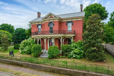 204 E Deaderick Street, Jackson, TN 38301