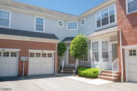 9 Gordon Cir, Whippany, NJ 07054