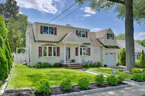 204 Stavola Pl, Maywood, NJ 07607