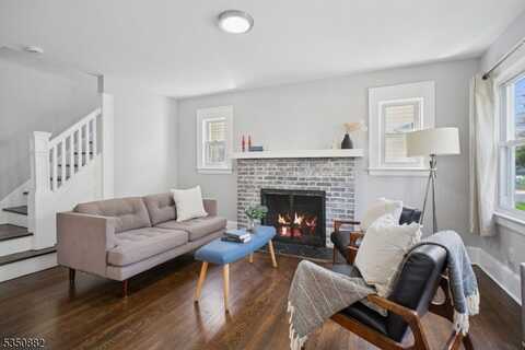 76 Rollinson St, West Orange, NJ 07052