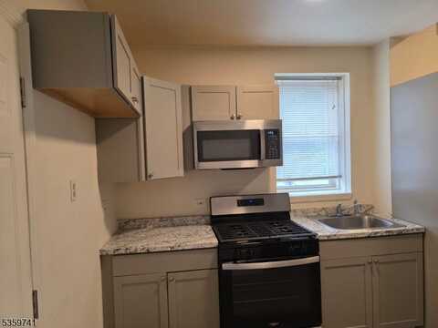 113 Elizabeth St, Garfield, NJ 07026