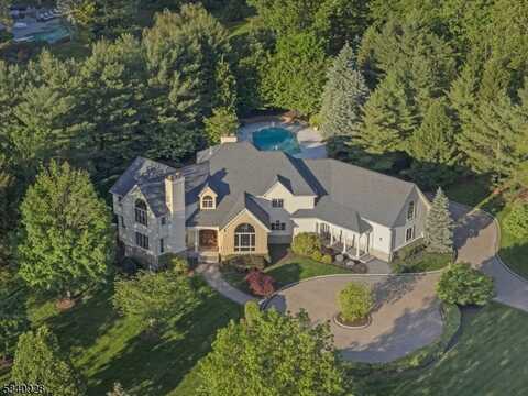 35 Geiger Ln, Warren, NJ 07059