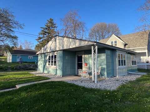 116 N 9th Ave, Sturgeon Bay, WI 54235