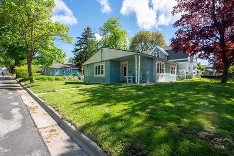 116 N 9th Ave, Sturgeon Bay, WI 54235