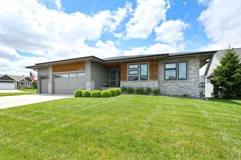 500 NW Autumn Park Court, Grimes, IA 50111