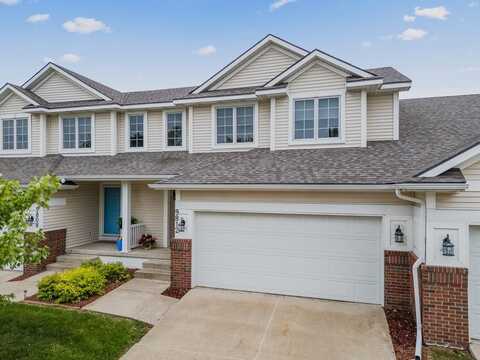 9812 Green View Lane, Johnston, IA 50131
