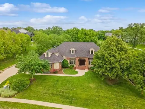 5703 Chestnut Lane, West Des Moines, IA 50266