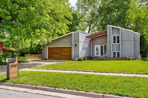 2924 Diamond Street, Ames, IA 50010