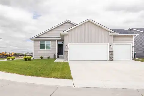 523 NE Vista Lane, Ankeny, IA 50021