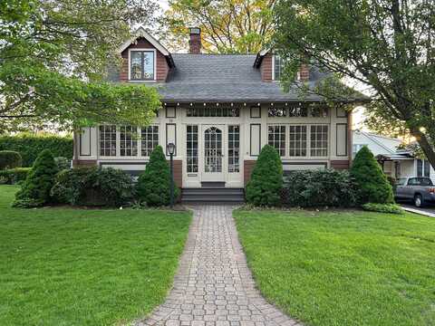 33 Theodore Street, Newington, CT 06111