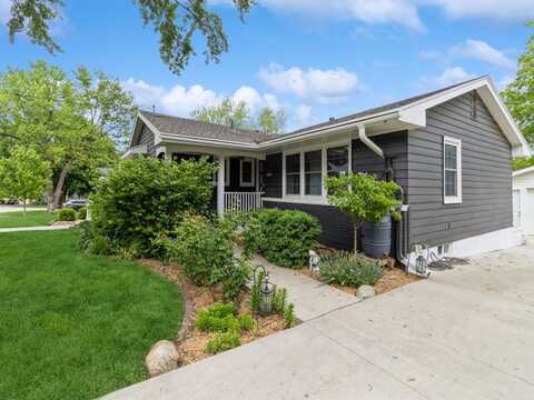 609 31st Street, West Des Moines, IA 50265