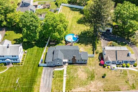 17 Emily Road, East Windsor, CT 06016