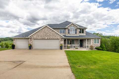 8748 Kemp, Dubuque, IA 52003