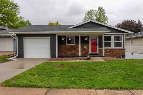 1658 Marmora, Dubuque, IA 52001